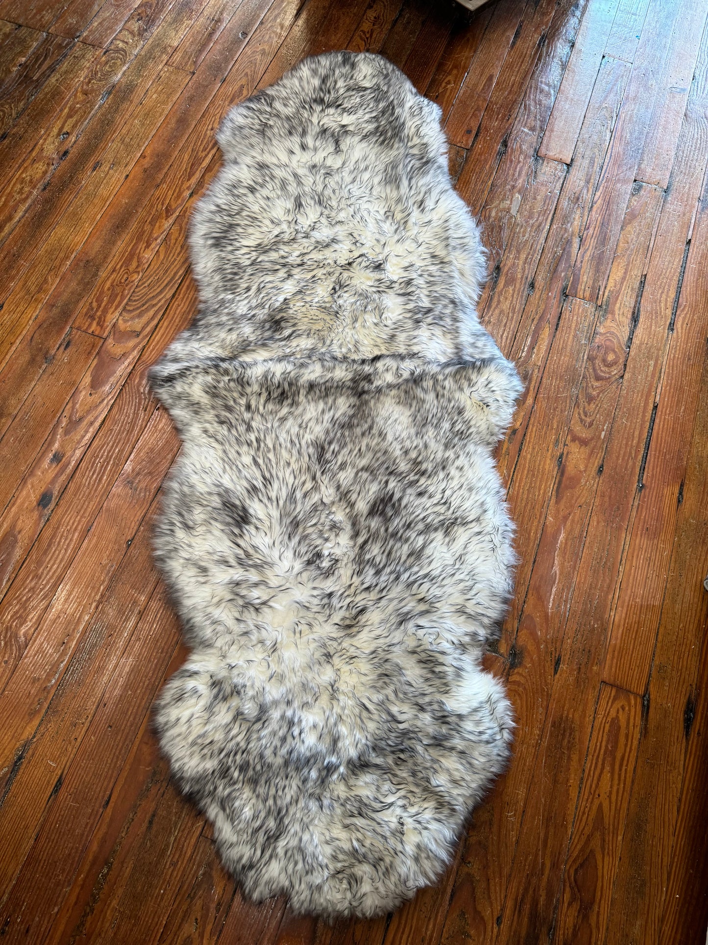 Sheepskin Rug 2'x6'