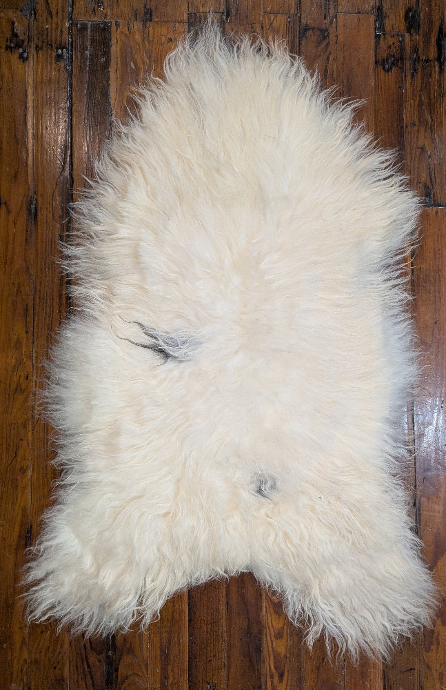 Icelandic Rug, White with light spots