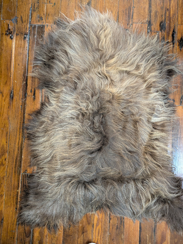 Icelandic Rug, dark tan with blonde tips