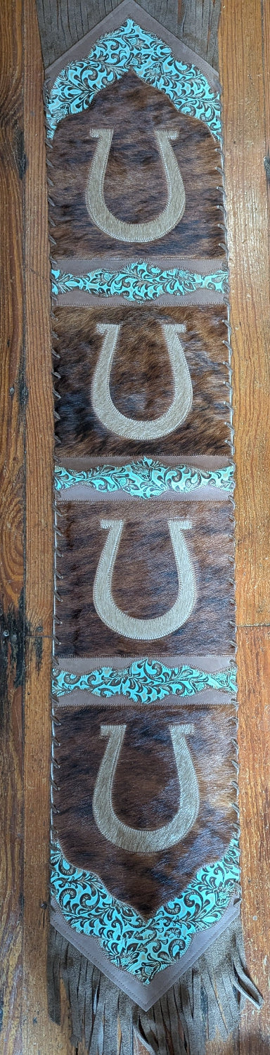 Western Table Runner, Horseshoe