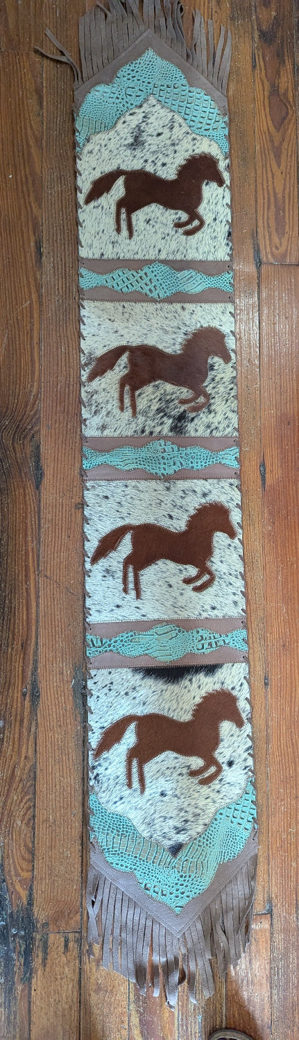 Western Table Runner, Running horses