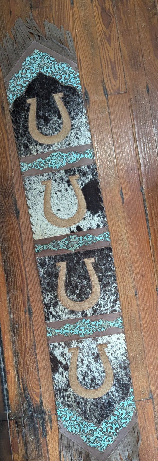 Western Table Runner, Horseshoe