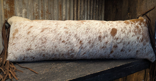 Long Ranch Pillow - white with red speckled