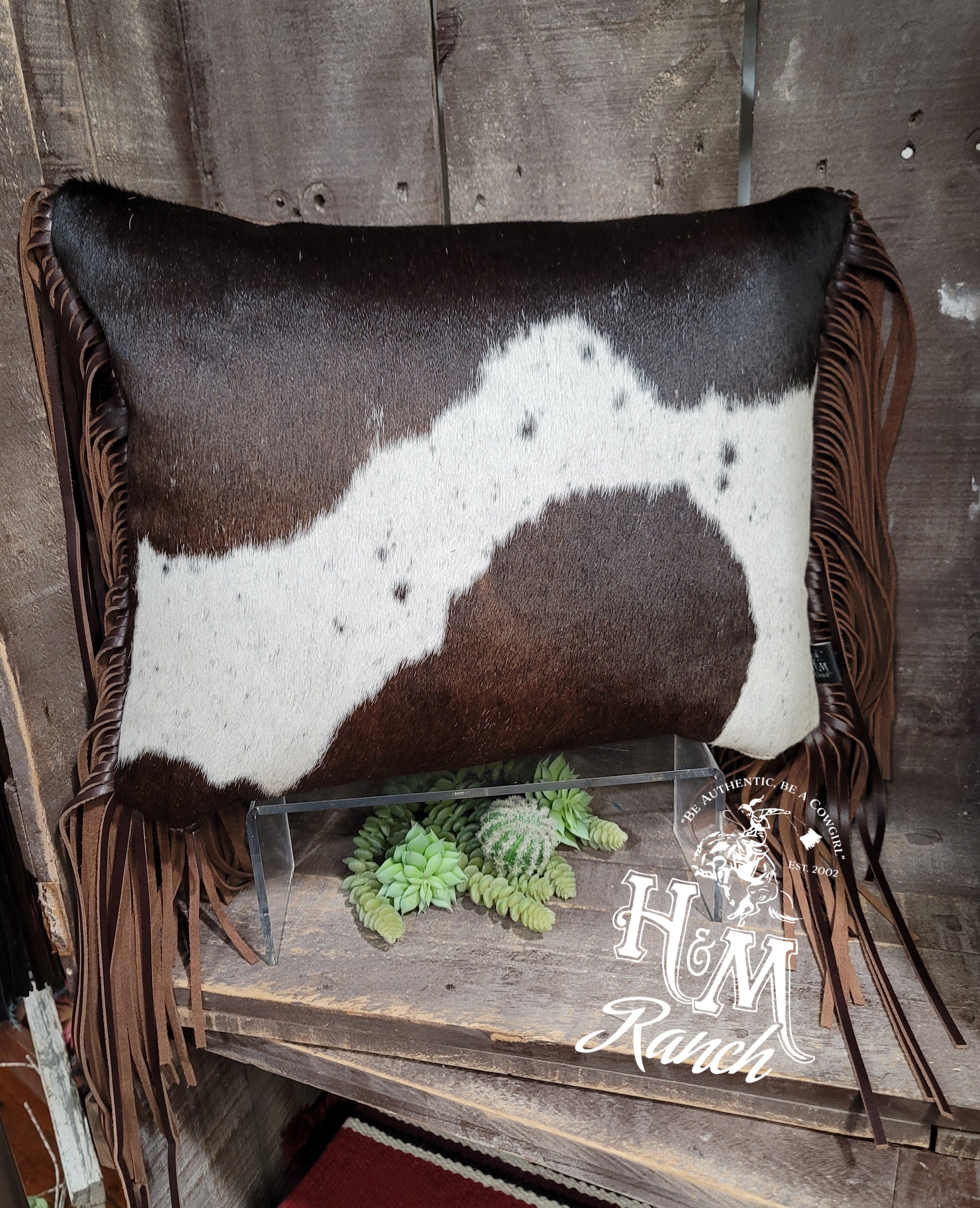 White leather throw outlet pillows