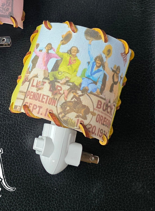 Western Nightlight, Cowgirls