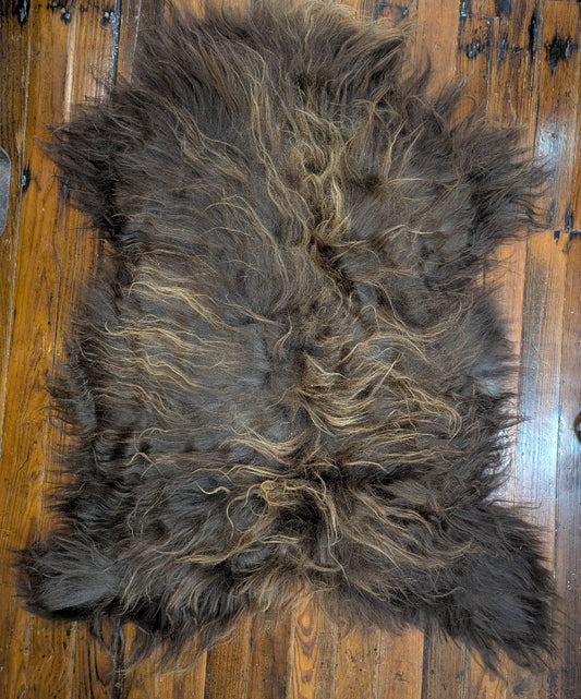 Icelandic Rug, brown with blonde tips