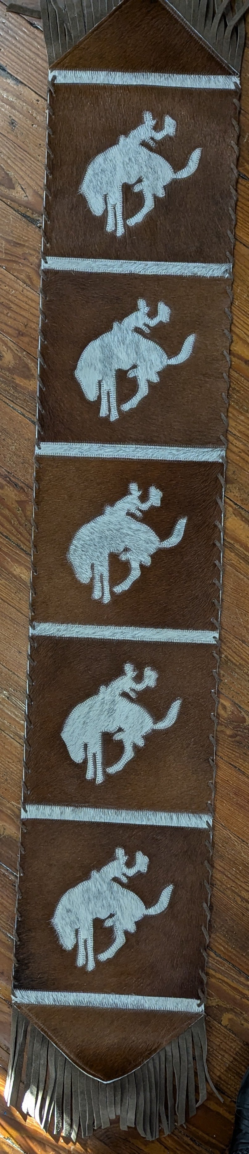 Western Table Runner, Bronco