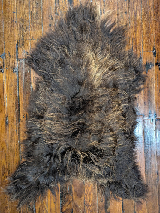 Icelandic Rug, brown with blonde tips