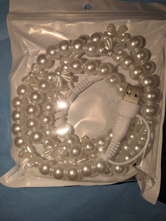 Cowgirl Charging Cable, White Pearl With Bows